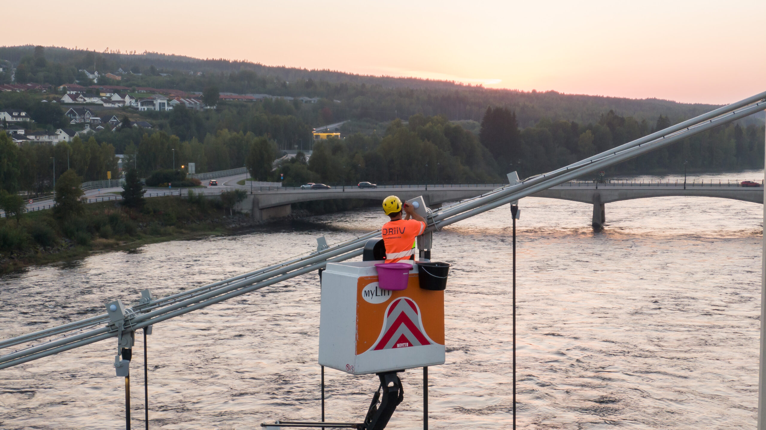 Trafikkteknikk montasje elektro bro